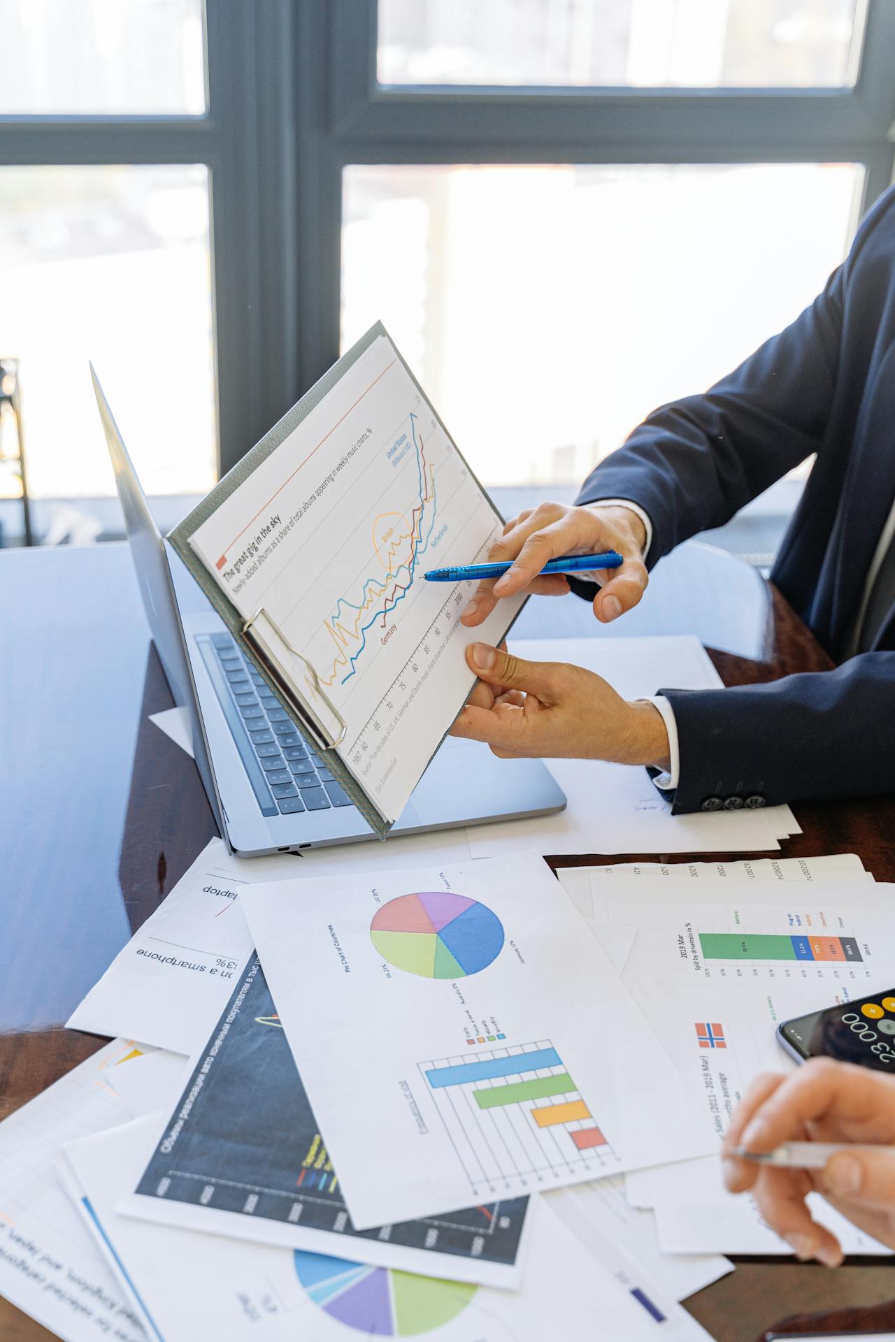 men-working-at-seo-for-multiple-locations-background